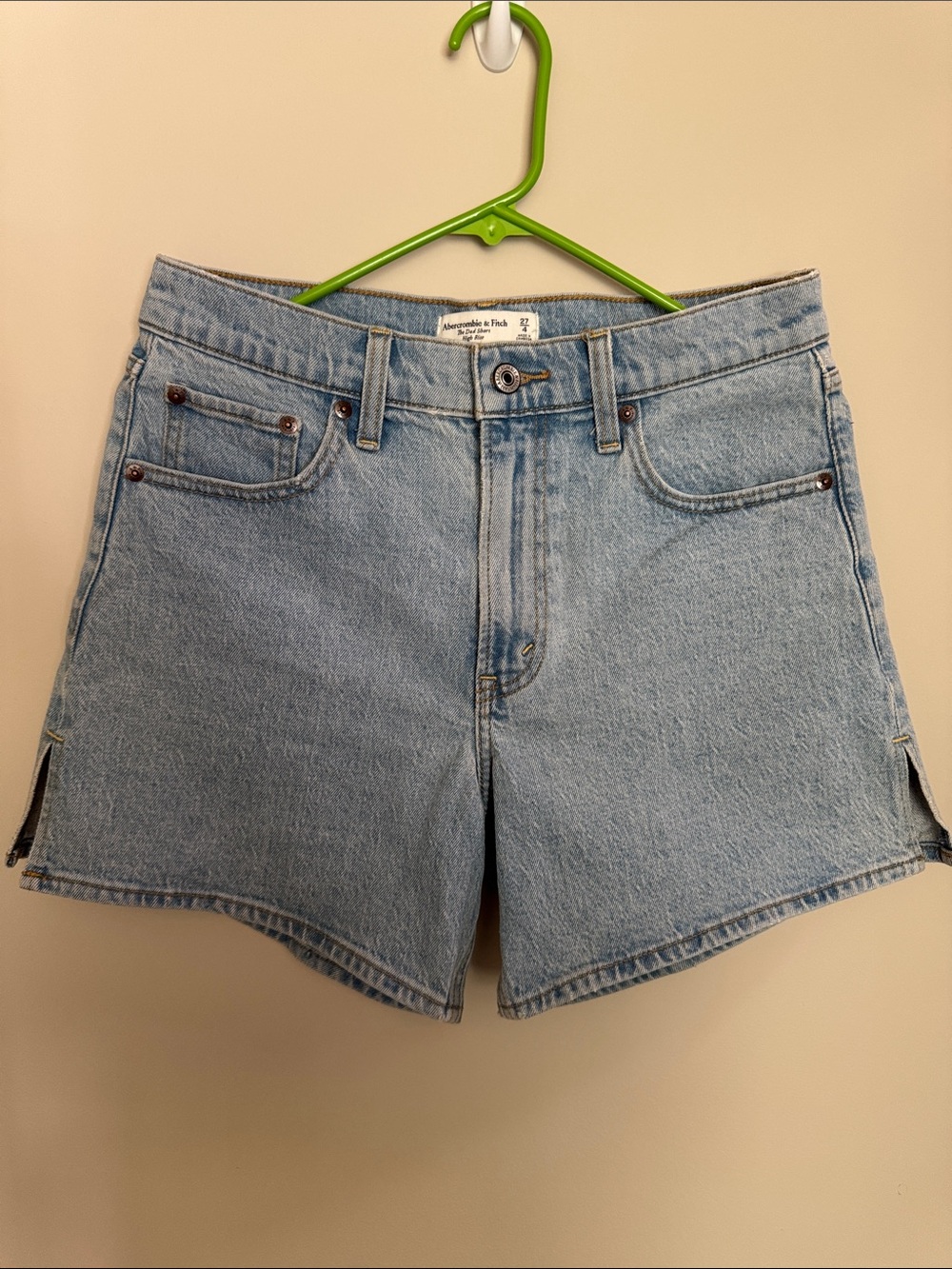 Abercrombie & Fitch Light Wash The adad Shorts High Rise Size 27, 4